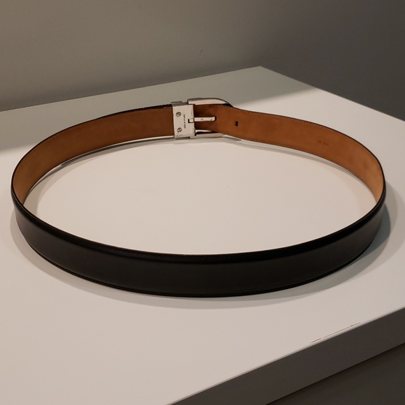 Louis Vuitton Classic Leather Belt - Picture 2 of 10